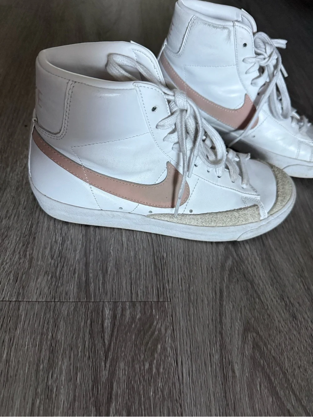 Nike Women’s Blazer Mid '77 Vintage White/Pale Pink